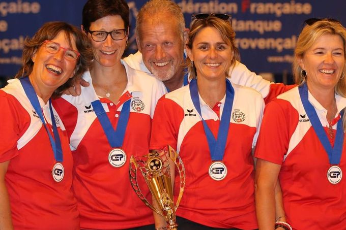Le Cadre National Suisse Féminin de retour du 9ème Championnat d'Europe à Palavas-les-Flots (F)
http://www.cep-petanque.com/